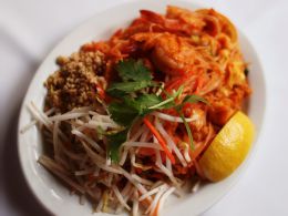 菜品： - Golden Thai Restaurant