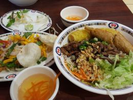 菜品： - 99越南美食