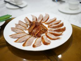 菜品：片皮鸭 - 国惠海鲜酒楼