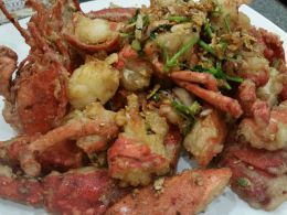 菜品：龙虾 - 东海海鲜港式餐厅