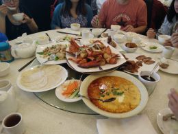 菜品： - 东海海鲜港式餐厅